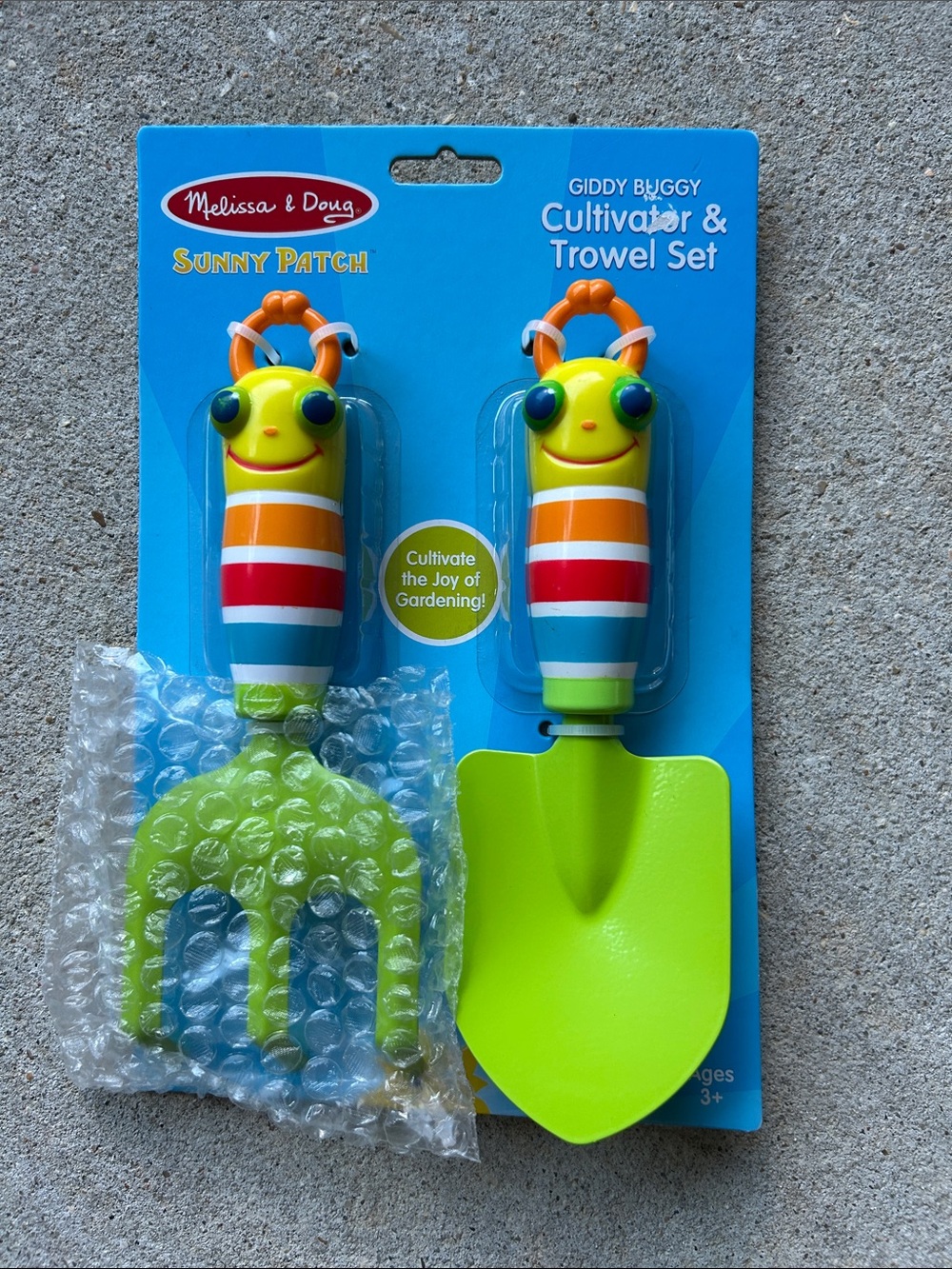 Melissa & Doug Sunny Patch Giddy Buggy Cultivator & Trowel Set - Bright Multi